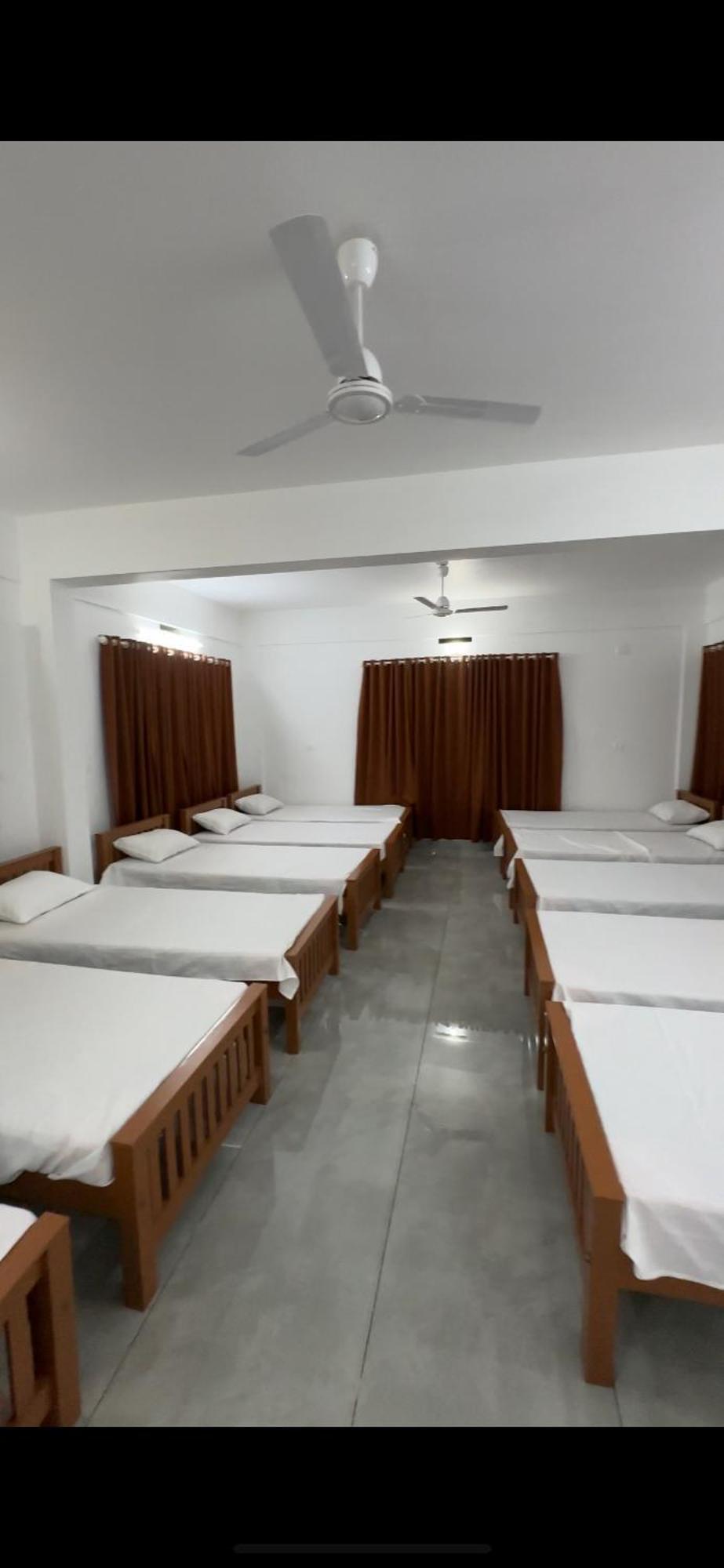 Jayalakshmi Residency Hotel Vaduvanchal Eksteriør billede