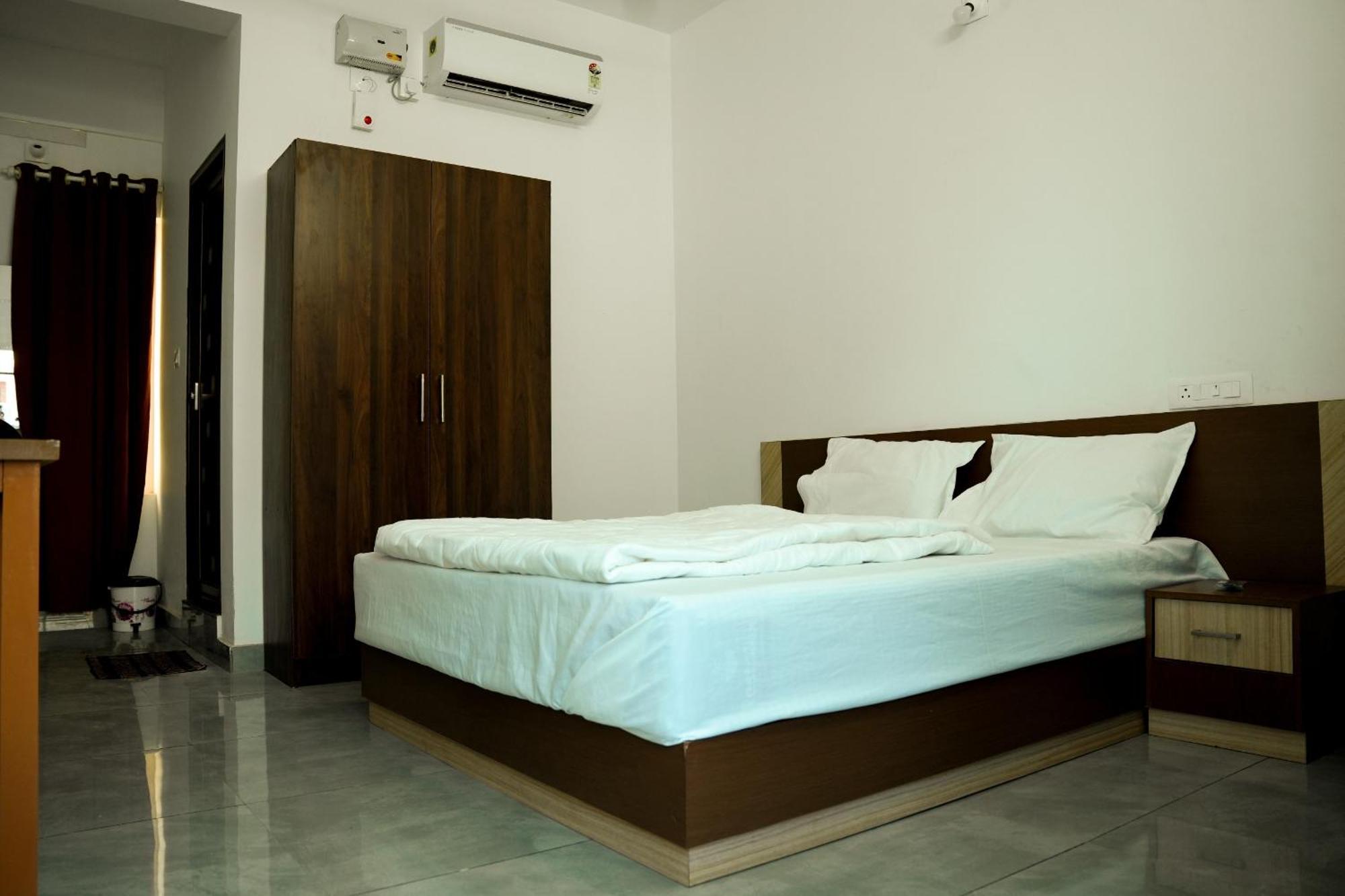 Jayalakshmi Residency Hotel Vaduvanchal Eksteriør billede